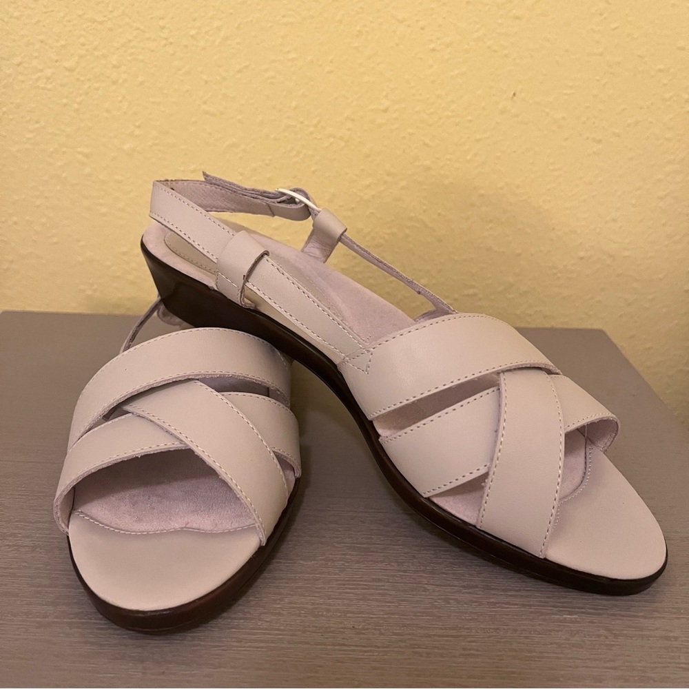 Rockport Florence Cross-Strap Leather Slingback Sandals White Sz 7M lightweight